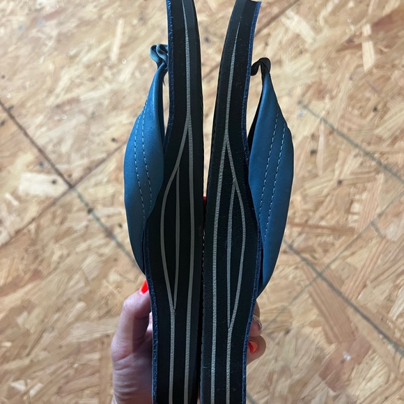 Rainbow sandals - Picture 3 of 4